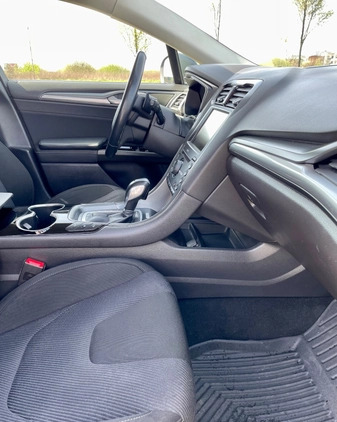 Ford Mondeo cena 51900 przebieg: 257000, rok produkcji 2015 z Warszawa małe 742